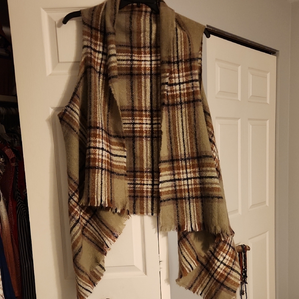 Plaid Sleeveless poncho like vest